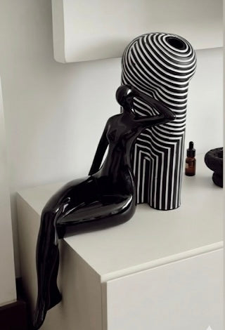 Lawahez - The Cover Girl